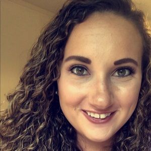 Meet your Posher, Leslie